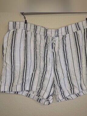 Old Navy White and Black Striped Elastic-Waist Shorts